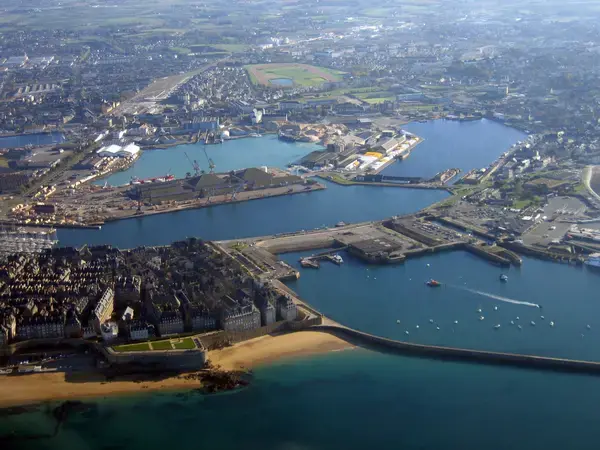 Abri Piscine Sans Rail Constructeur abri de piscine Saint-Malo